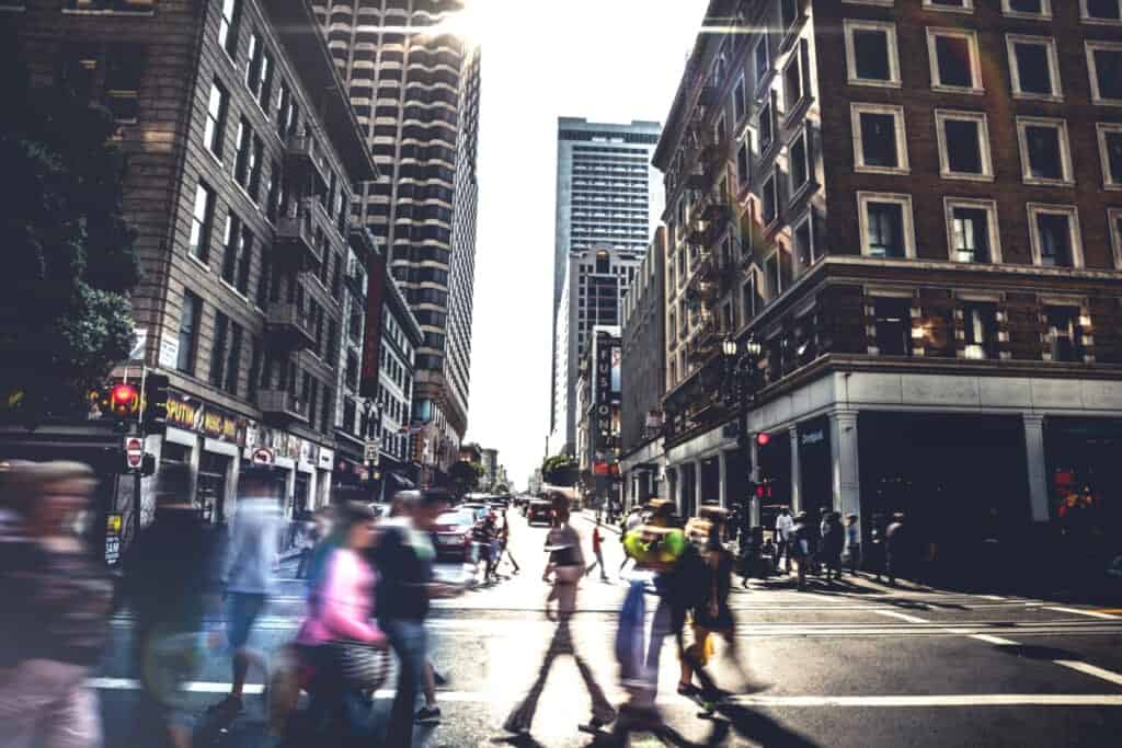 People on street of downtown San Fransisco,