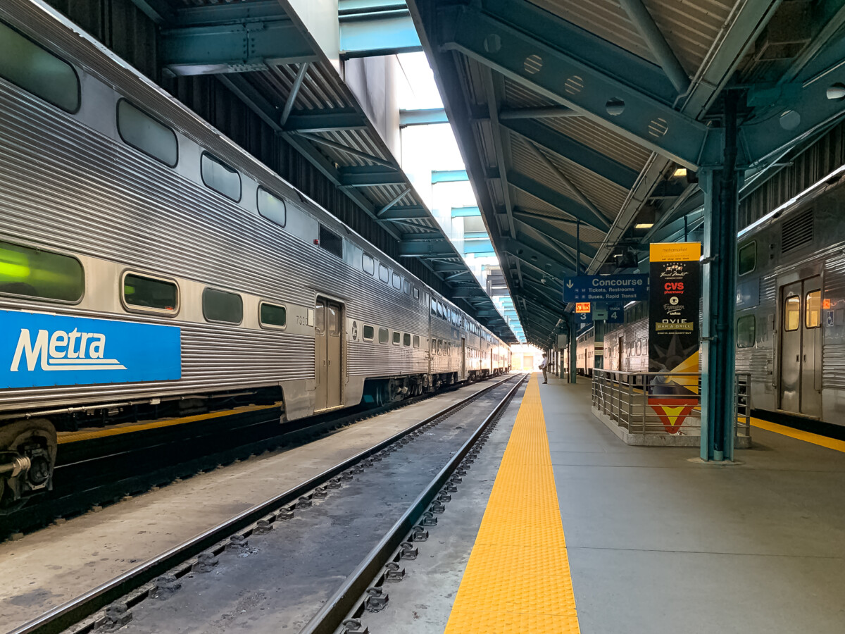 Chicago,,Il,/,Usa,-,7/22/19:,Metra,Trains,On,Tracks