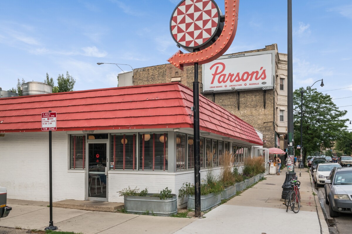 Chicago,,Il,Usa,July,16,2019,Logan,Square,Neighborhood,Restaurant