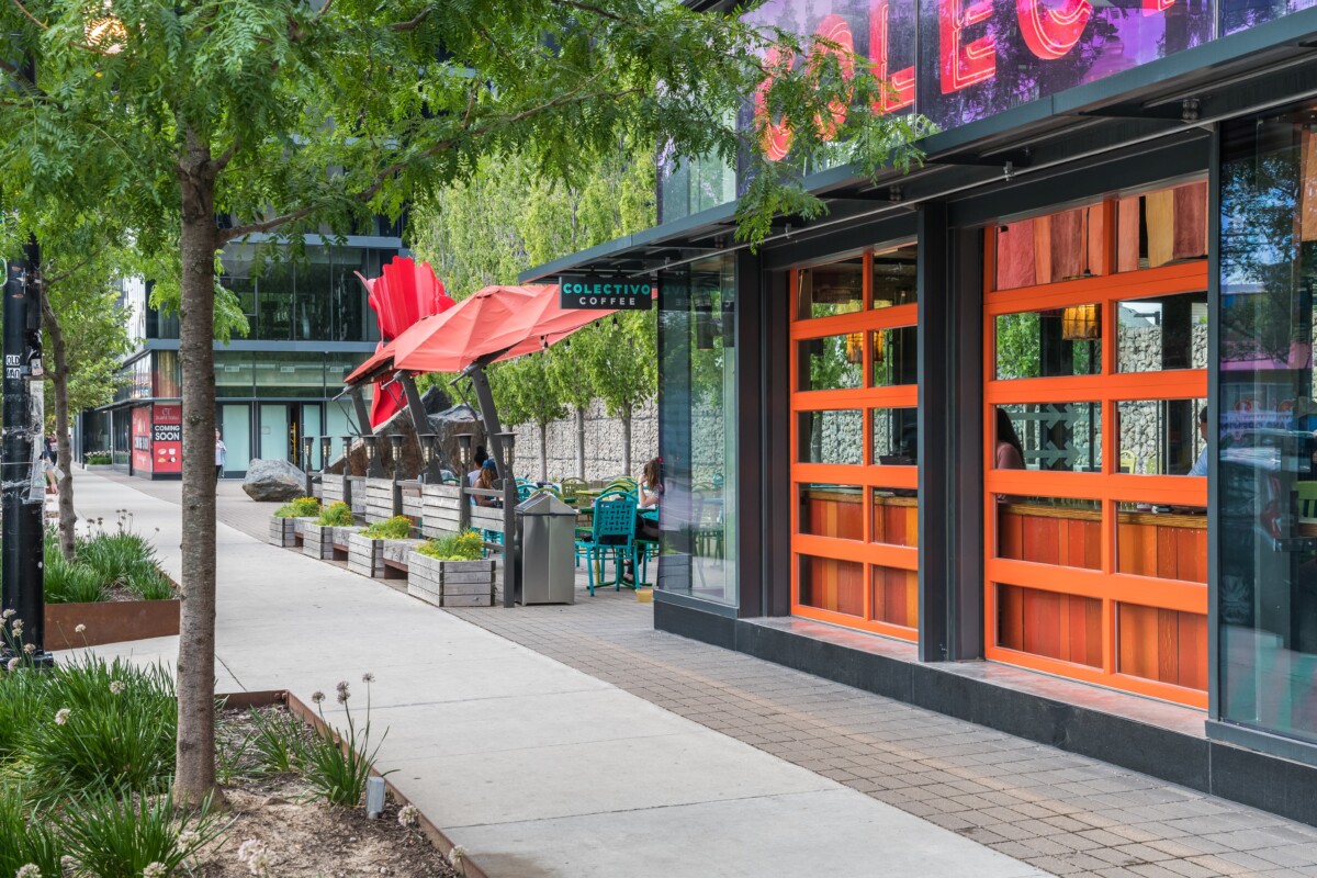 Chicago,Il,Usa,July,16,2019,Logan,Square,Neighborhood,Colectivo