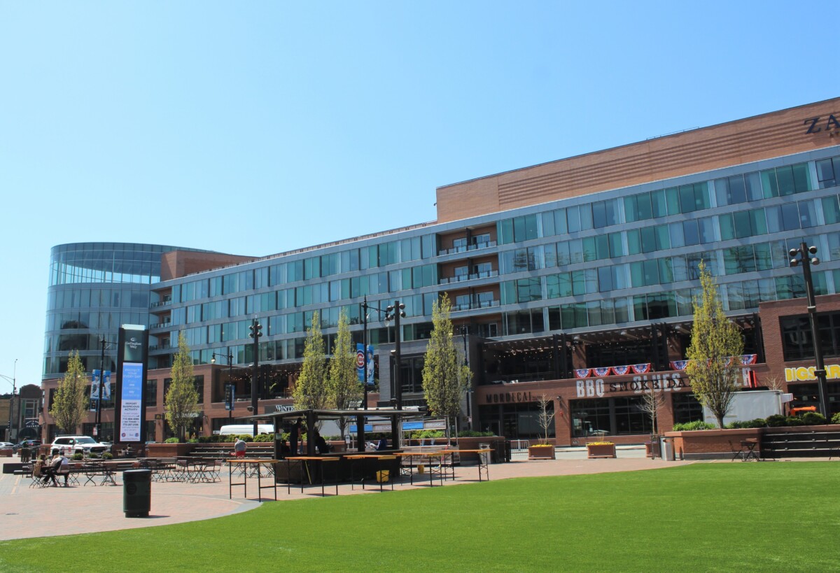 Chicago,-,May,2023:,Hotel,Zachary,And,Shops,In,May