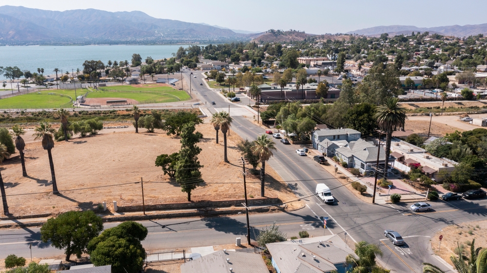 view of downtown lake elsinore california