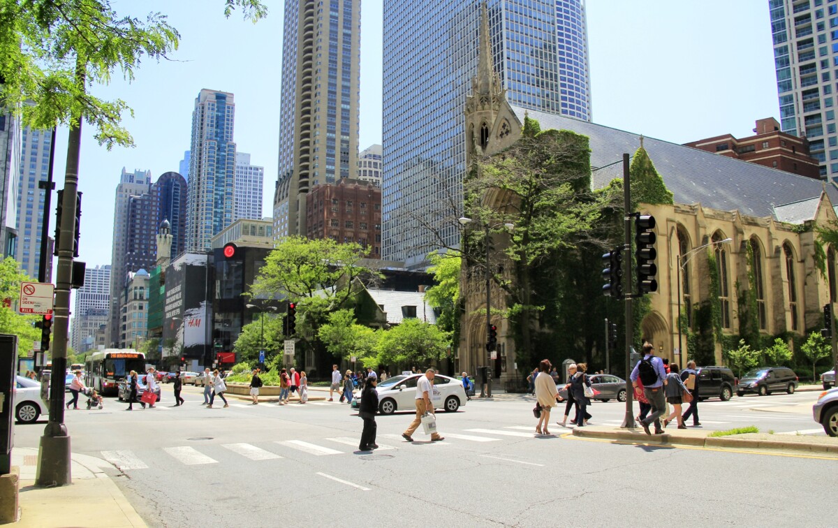 Chicago,-,July,10:,Pedestrians,Crossing,Michigan,Avenue,Using,The