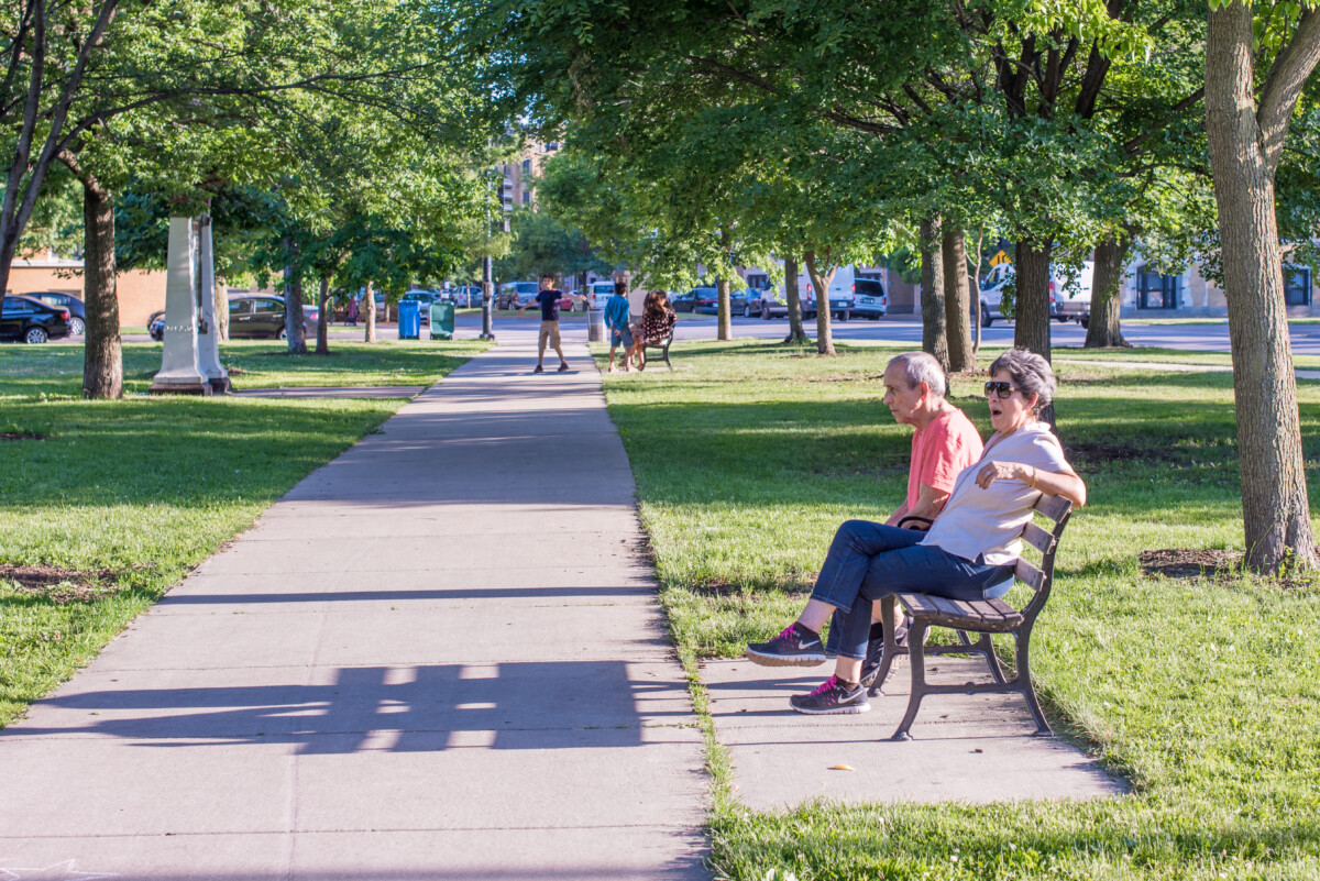 Chicago,,Il,,June,10,,2017:,An,Older,Couple,Relaxes,In