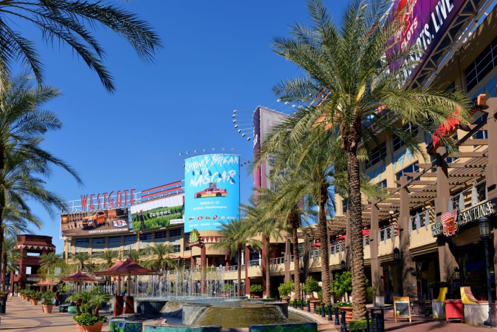 westgate entertainment district in glendale az