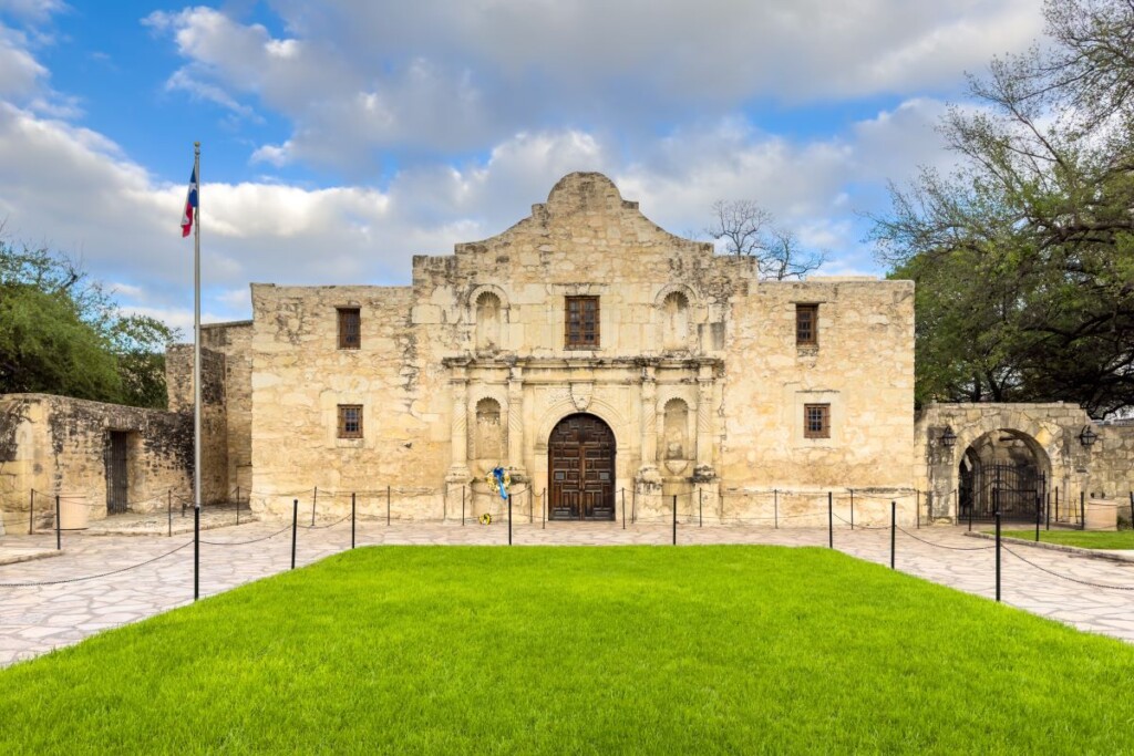 the alamo in san antonio