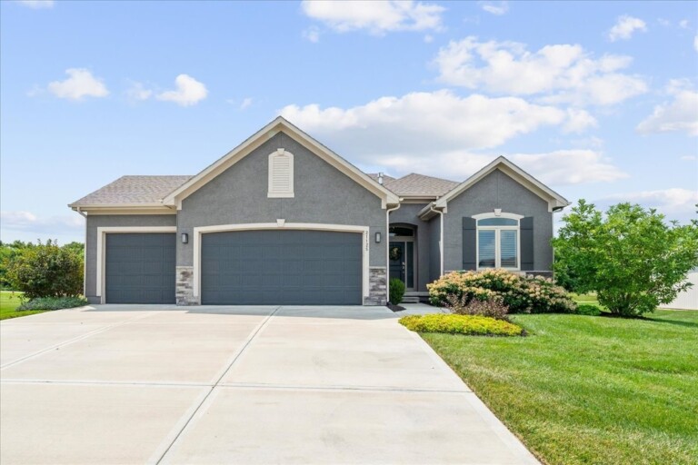 single family home with 3 car garage