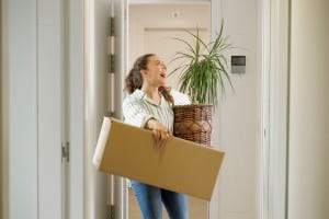 woman packing up to move out of her home