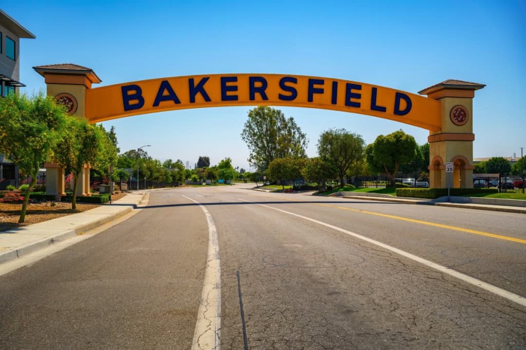 Bakersfield welcome sign, a wide arched street sign. Also known as the Bakersfield Neon Arch, it is one of the most recognizable landmarks in Bakersfield, California.