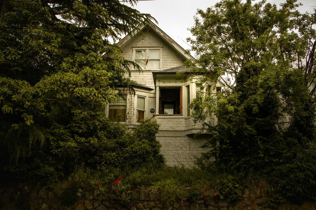 abandoned house exterior