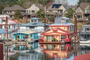 houses on the water in portland