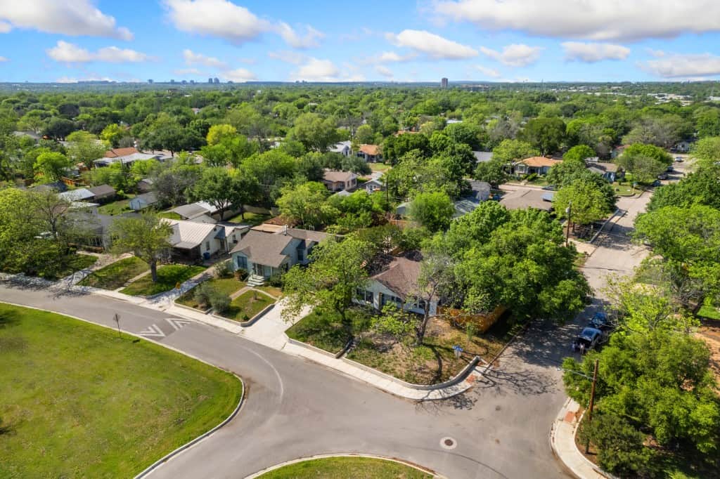 houses in a neighborhood in san antonio